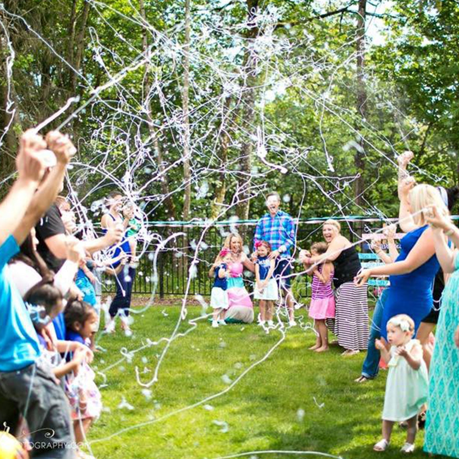 8082 Party Crazy Ribbon Spray used while doing parties and get-together celebrations and can be used by all kinds of people. freeshipping - DeoDap 8082 Party Crazy Ribbon Spray used while doing parties and get-together celebrations and can be used by all kinds of people. freeshipping - DeoDap